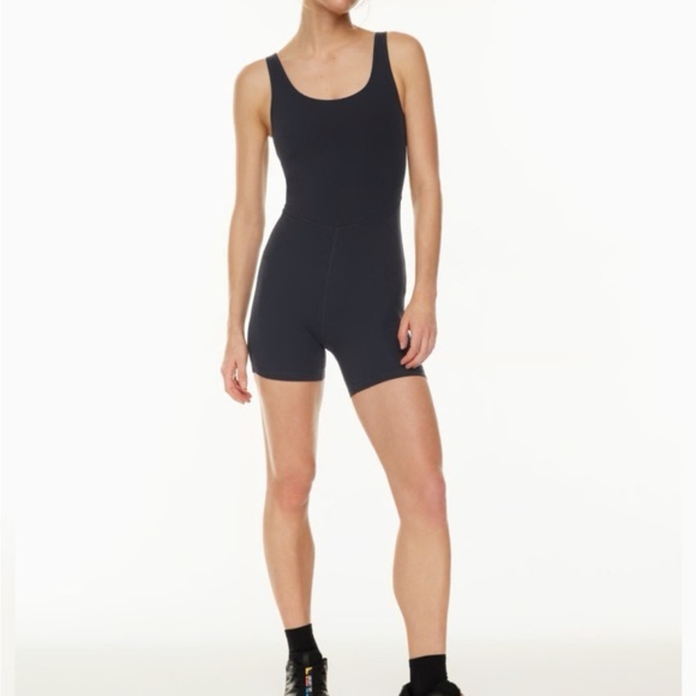 Aritzia TnAction TnaBUTTER™ Sway‎ Romper XS